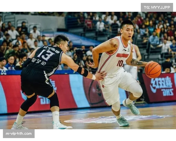 福伦丹双老将锋线组合 年龄因素成荷甲适应性的关键变量